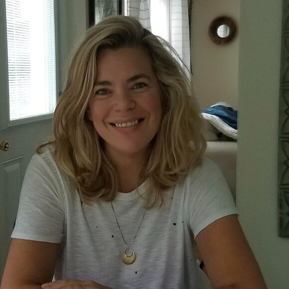 Meet your Posher, Tara - Picture 1 of 1